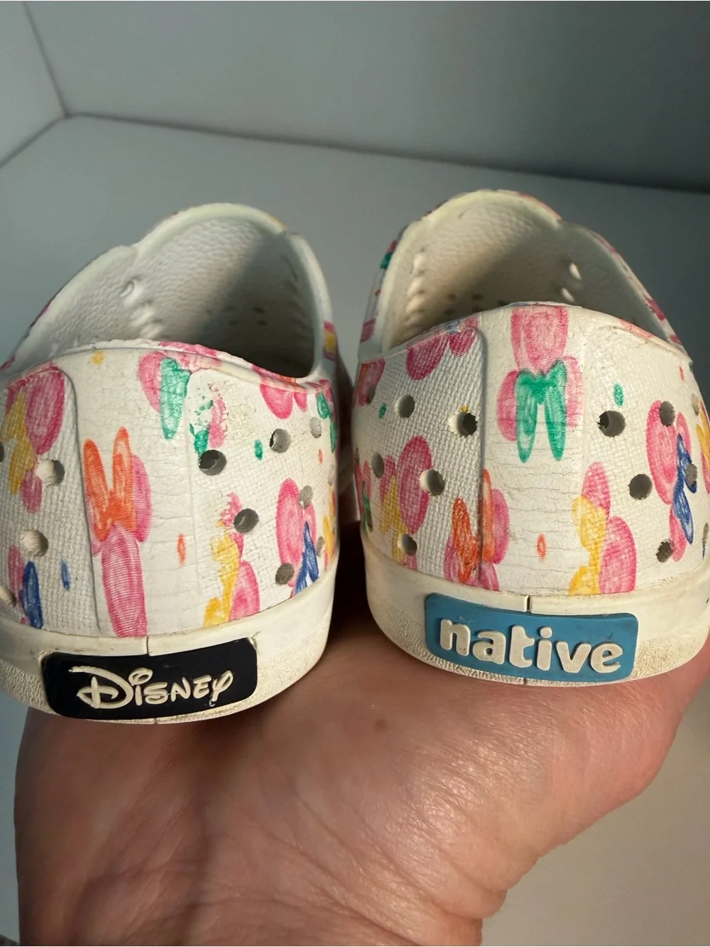 Native Disney Collaboration Girls Water Shoes White with/Minnie Mouse Size 9